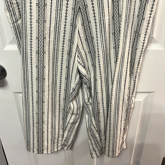 Old Navy Women’s Jumpsuit Size XL - Picture 2 of 8